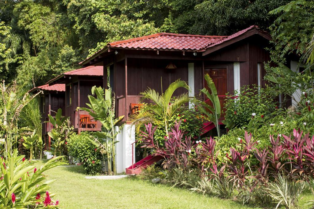 Manuel Antonio Hostel Resort Buitenkant foto