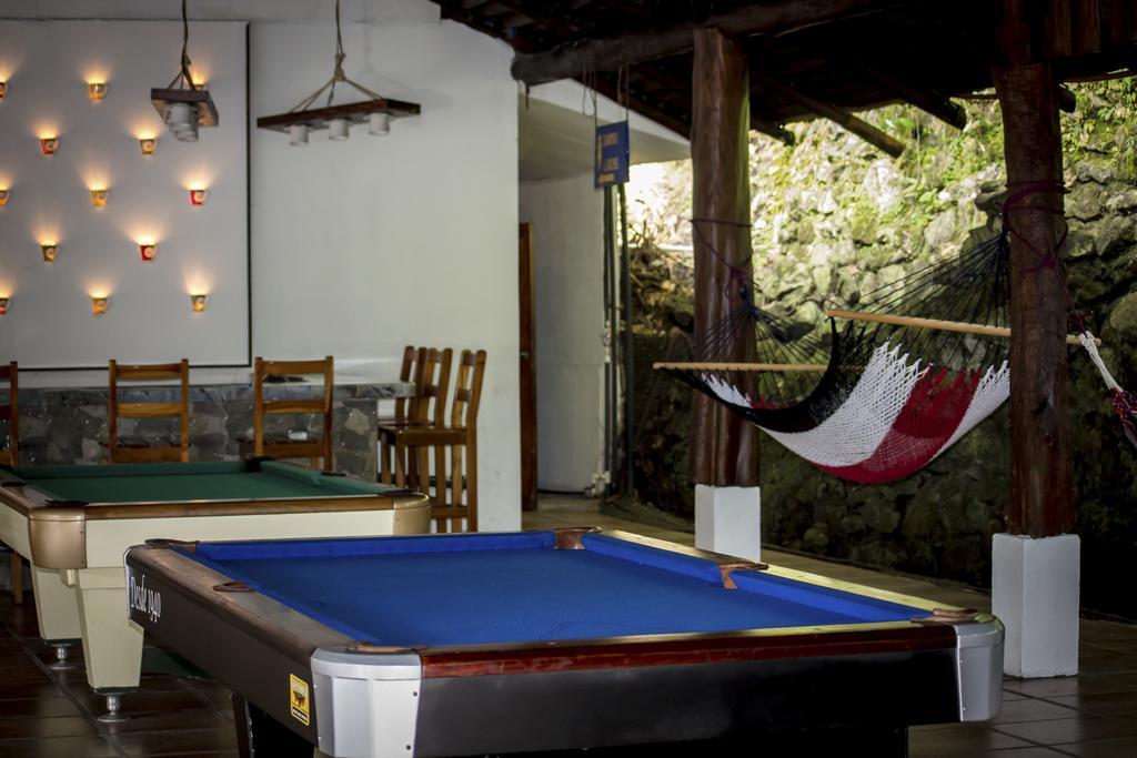 Manuel Antonio Hostel Resort Buitenkant foto