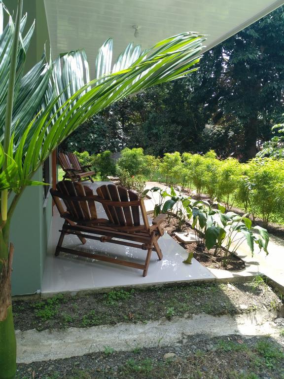 Manuel Antonio Hostel Resort Buitenkant foto