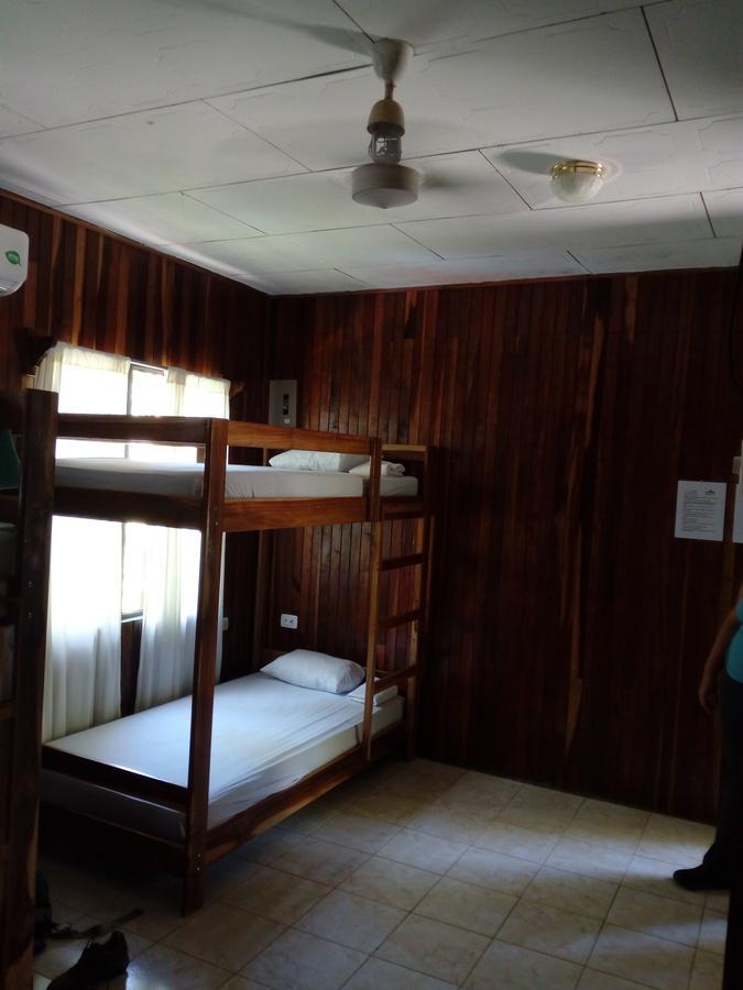 Manuel Antonio Hostel Resort Buitenkant foto