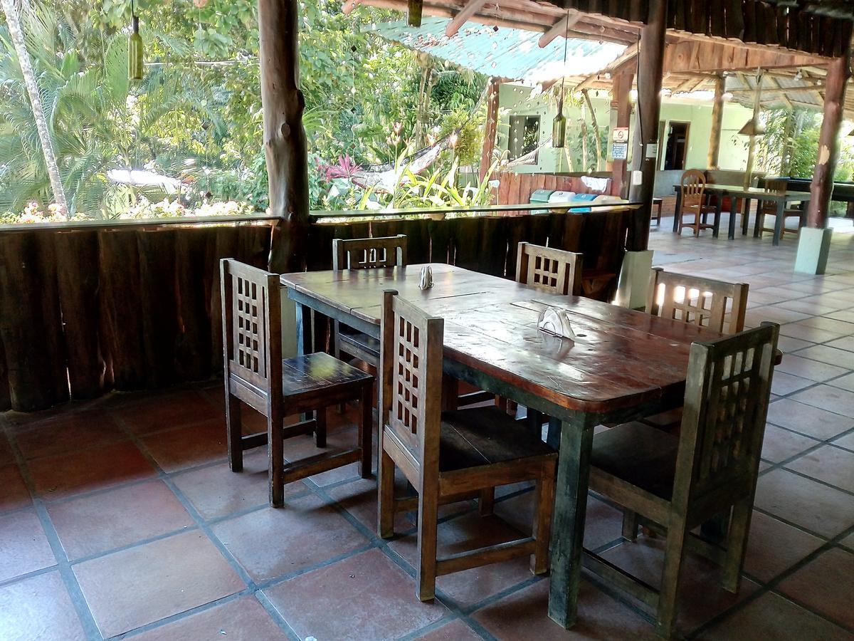 Manuel Antonio Hostel Resort Buitenkant foto