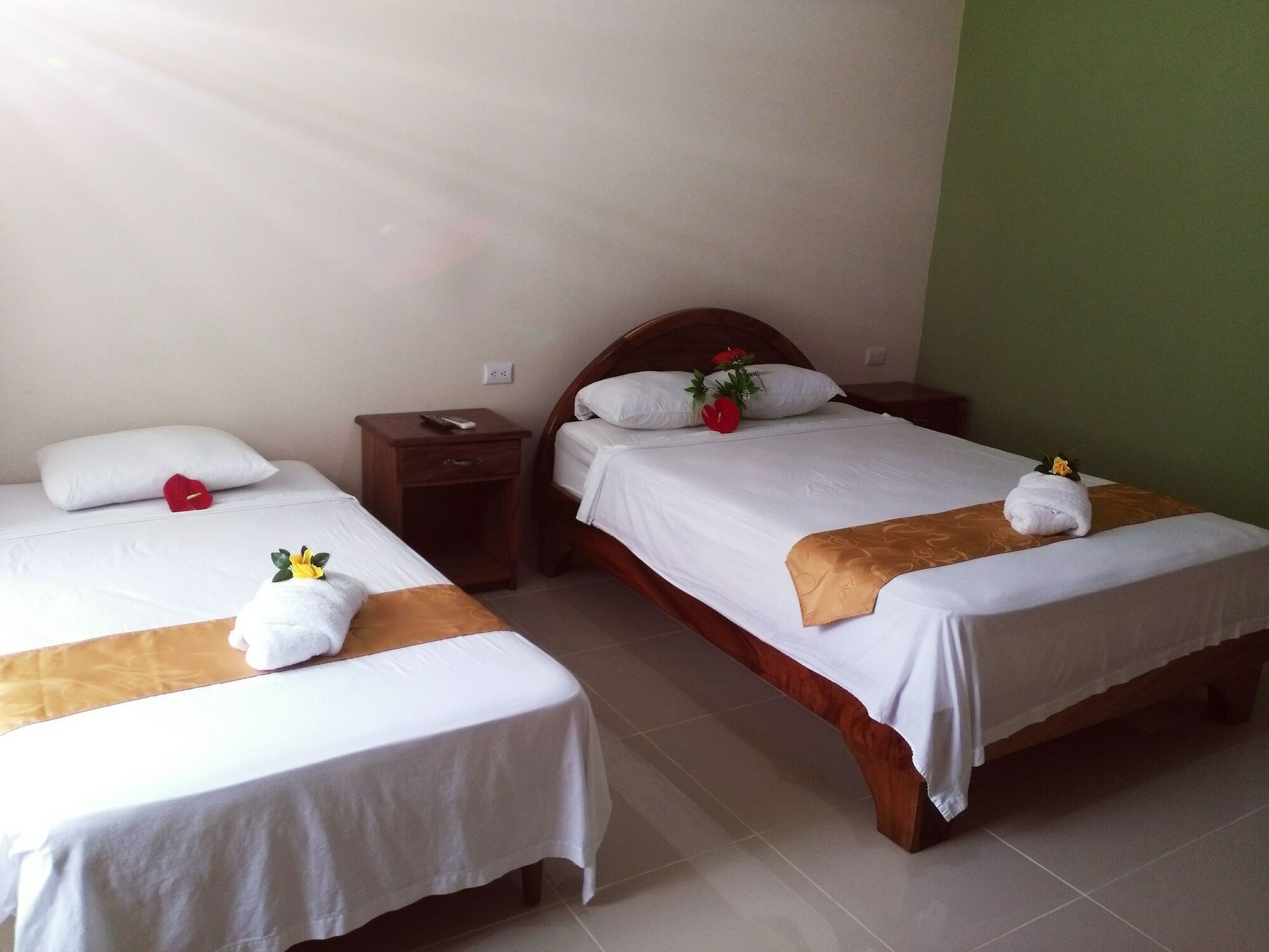 Manuel Antonio Hostel Resort Buitenkant foto